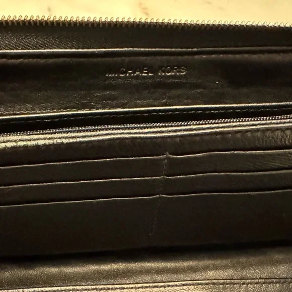 Michael Kors Quilted Black Leather Zip-around Long Wallet Wristlet - Picture 6 of 12